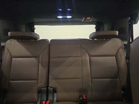 Used 2022 Chevrolet Tahoe High Country AWD/4WD image 19