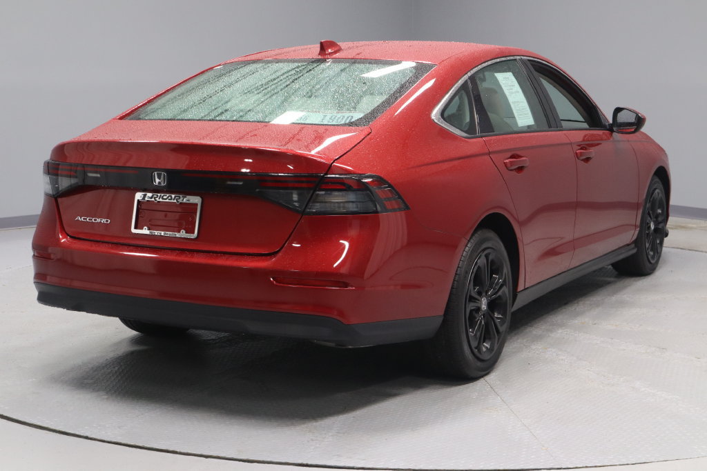 Used 2023 Honda Accord EX image 7