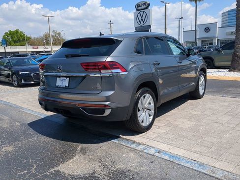Certified 2023 Volkswagen Atlas Cross Sport SE AWD/4WD image 4