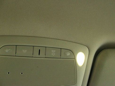 Used 2017 Nissan Rogue SV image 19