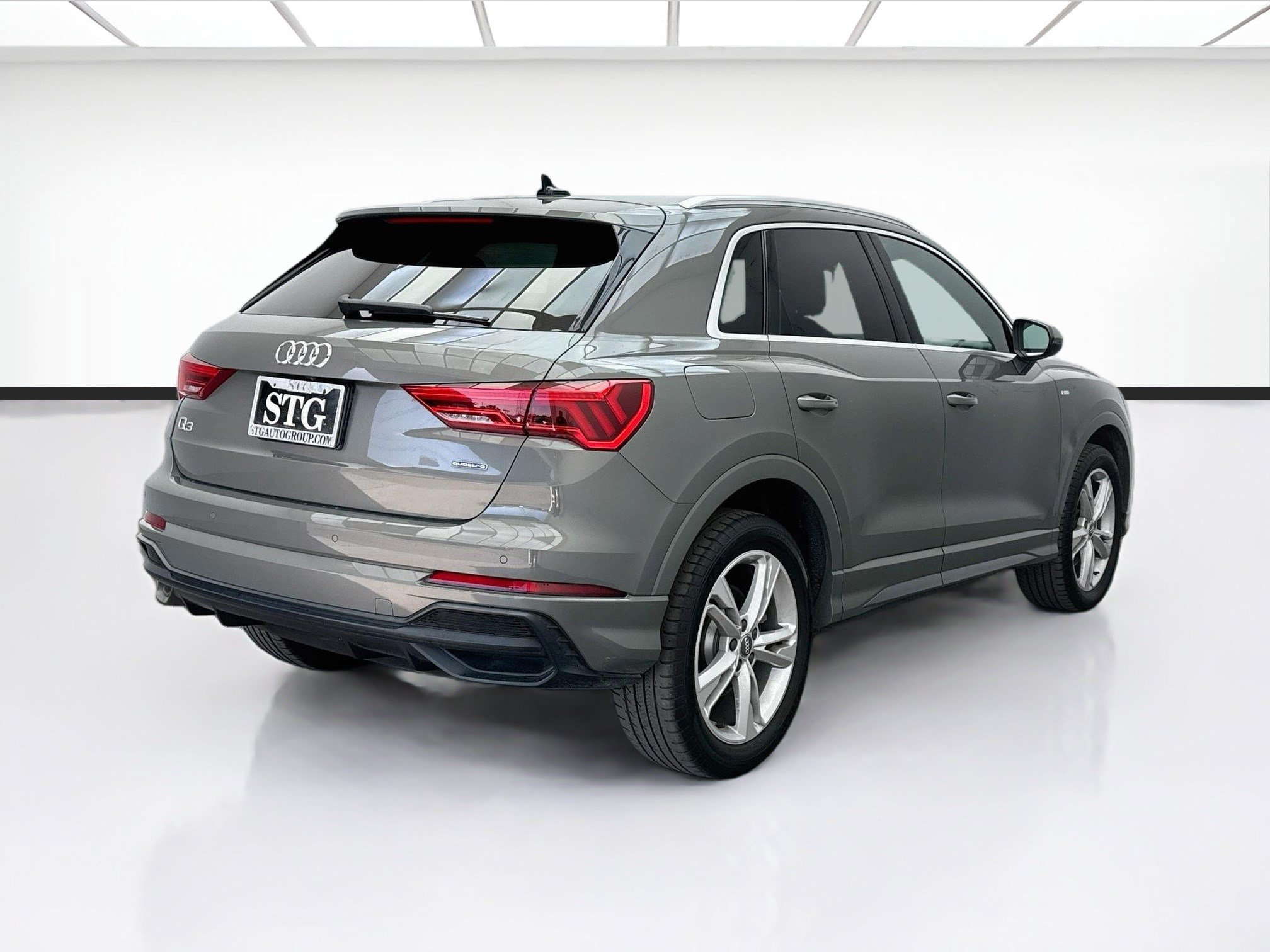 Used 2019 Audi Q3 2.0T Premium AWD/4WD image 4