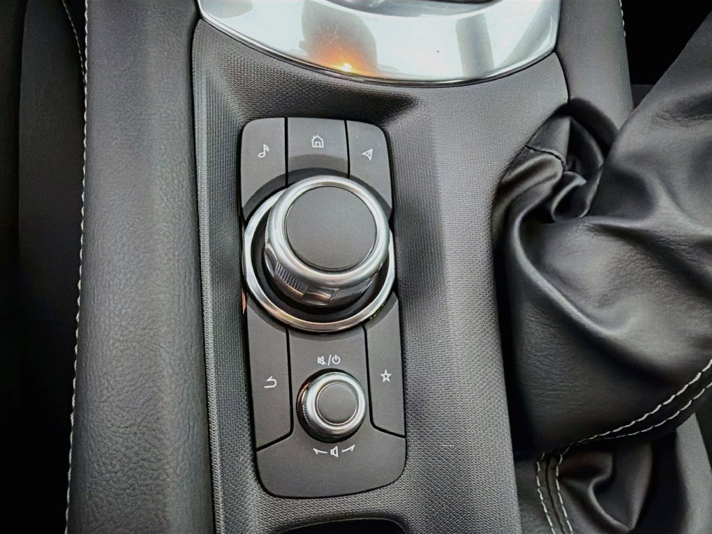 Used 2025 MAZDA MX-5 Miata Club RWD image 35