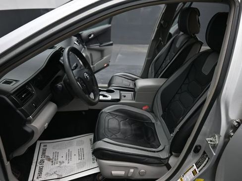 Used 2012 Toyota Camry LE image 11