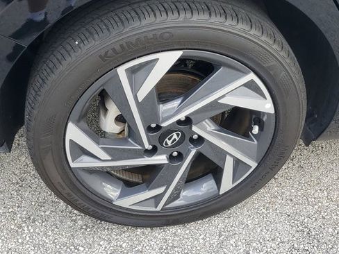 Used 2025 Hyundai Elantra Sport FWD image 9