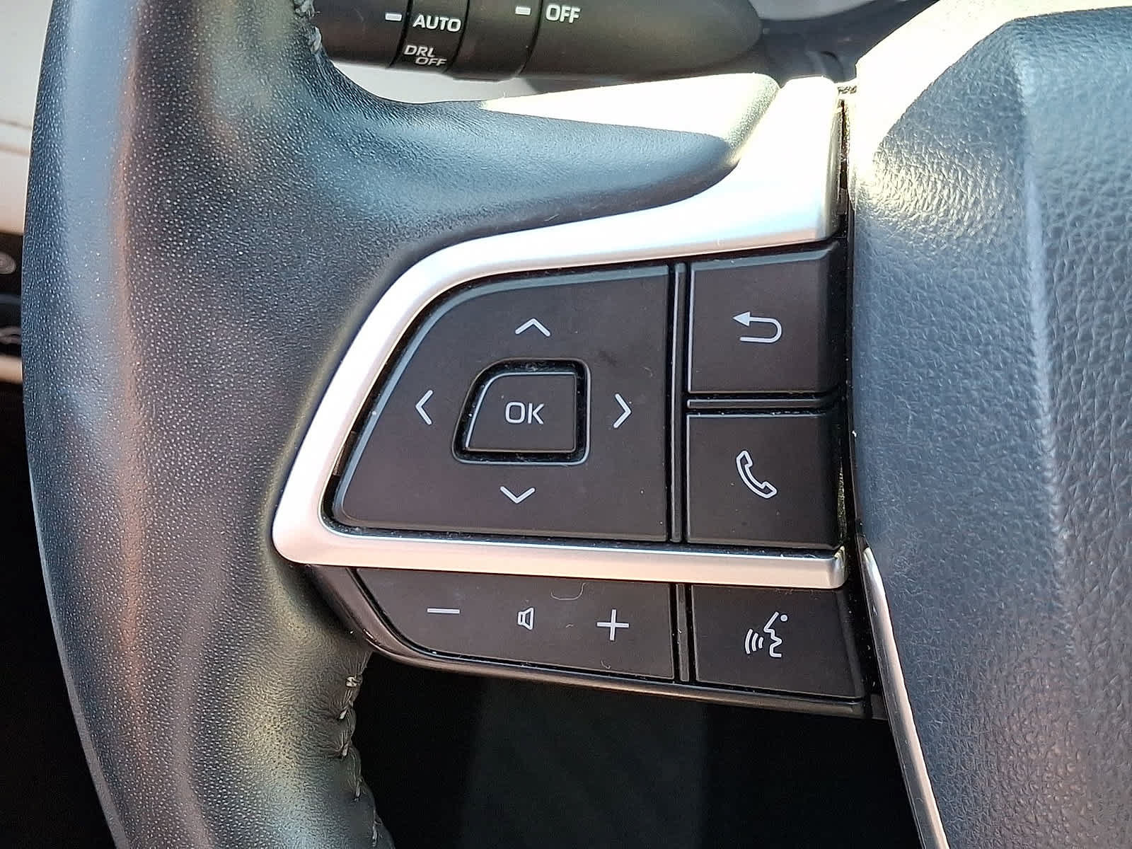 Used 2022 Toyota Highlander Limited AWD/4WD image 23
