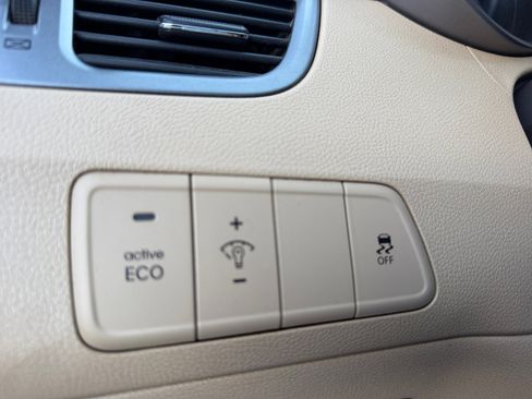 Used 2013 Hyundai Elantra GLS w/ Preferred Pkg image 31