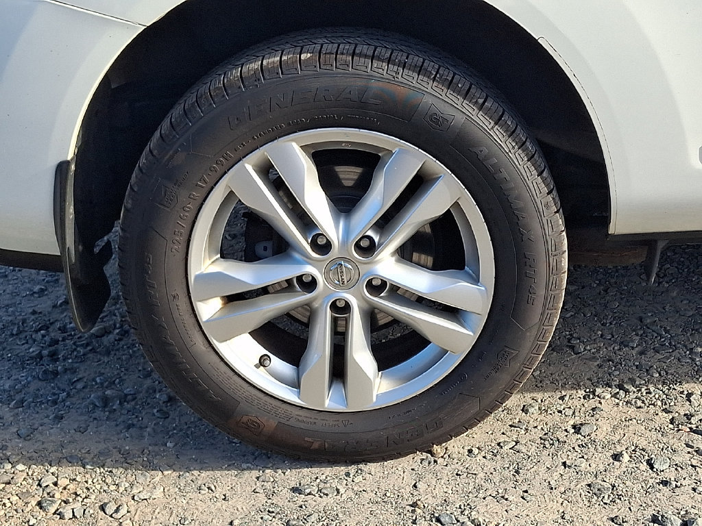 Used 2015 Nissan Rogue S w/ Convenience Package AWD/4WD image 34
