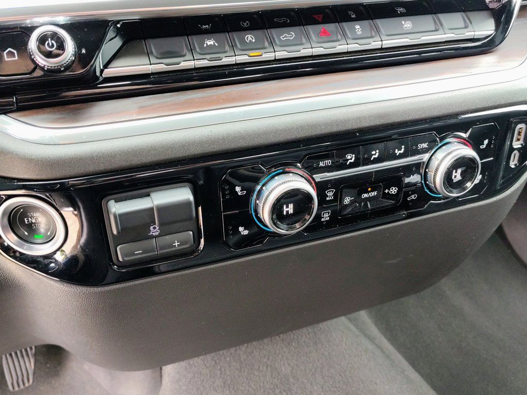 Used 2025 GMC Sierra 1500 SLT AWD/4WD image 27