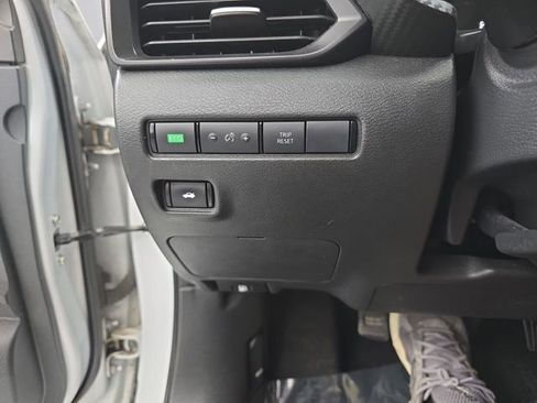 Used 2024 Nissan Sentra S FWD image 38