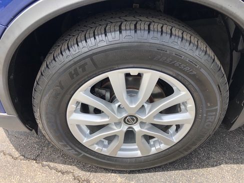 Used 2019 Nissan Rogue SV AWD/4WD image 10