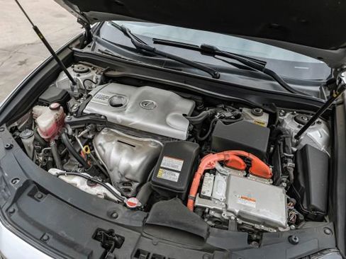 Used 2016 Lexus ES 300h image 59