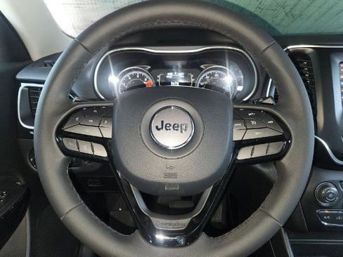 Used 2020 Jeep Cherokee Latitude Plus FWD image 22