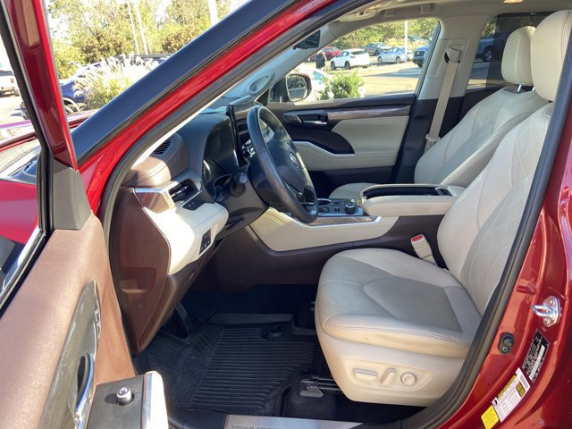Used 2021 Toyota Highlander Platinum AWD/4WD image 34