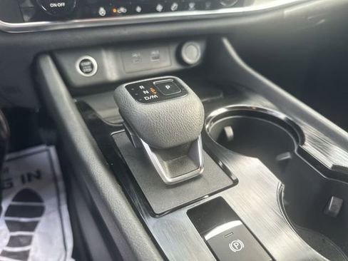 Used 2023 Nissan Rogue SV w/ SV Premium B Package image 25