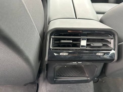 Used 2025 BMW 530i xDrive w/ Premium Package AWD/4WD image 17