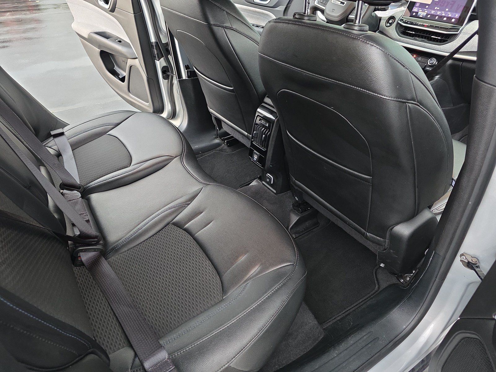 Used 2024 Jeep Compass Latitude AWD/4WD image 18