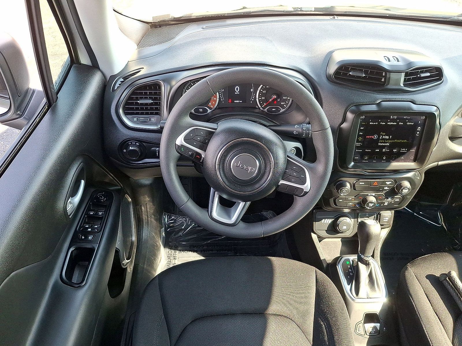 Used 2023 Jeep Renegade Latitude AWD/4WD image 20