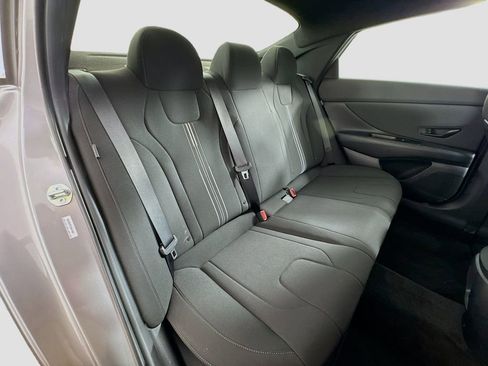 Certified 2025 Hyundai Elantra Sport image 27