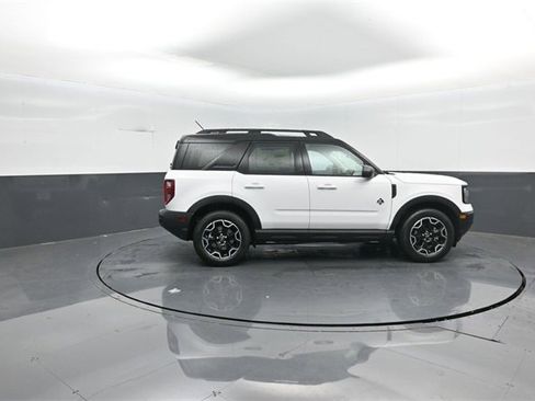 New 2025 Ford Bronco Sport Outer Banks image 8