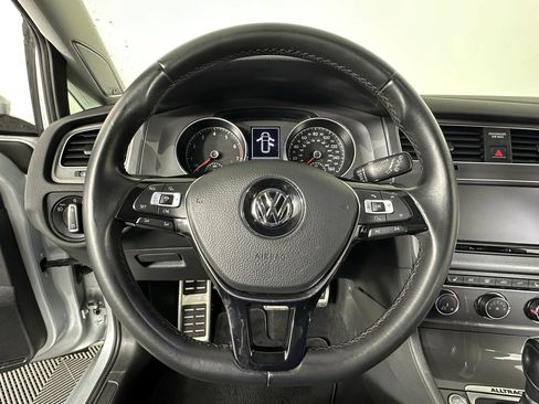 Used 2017 Volkswagen Golf Alltrack SE image 32