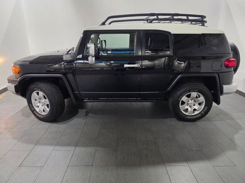 Used 2007 Toyota FJ Cruiser 4WD image 2