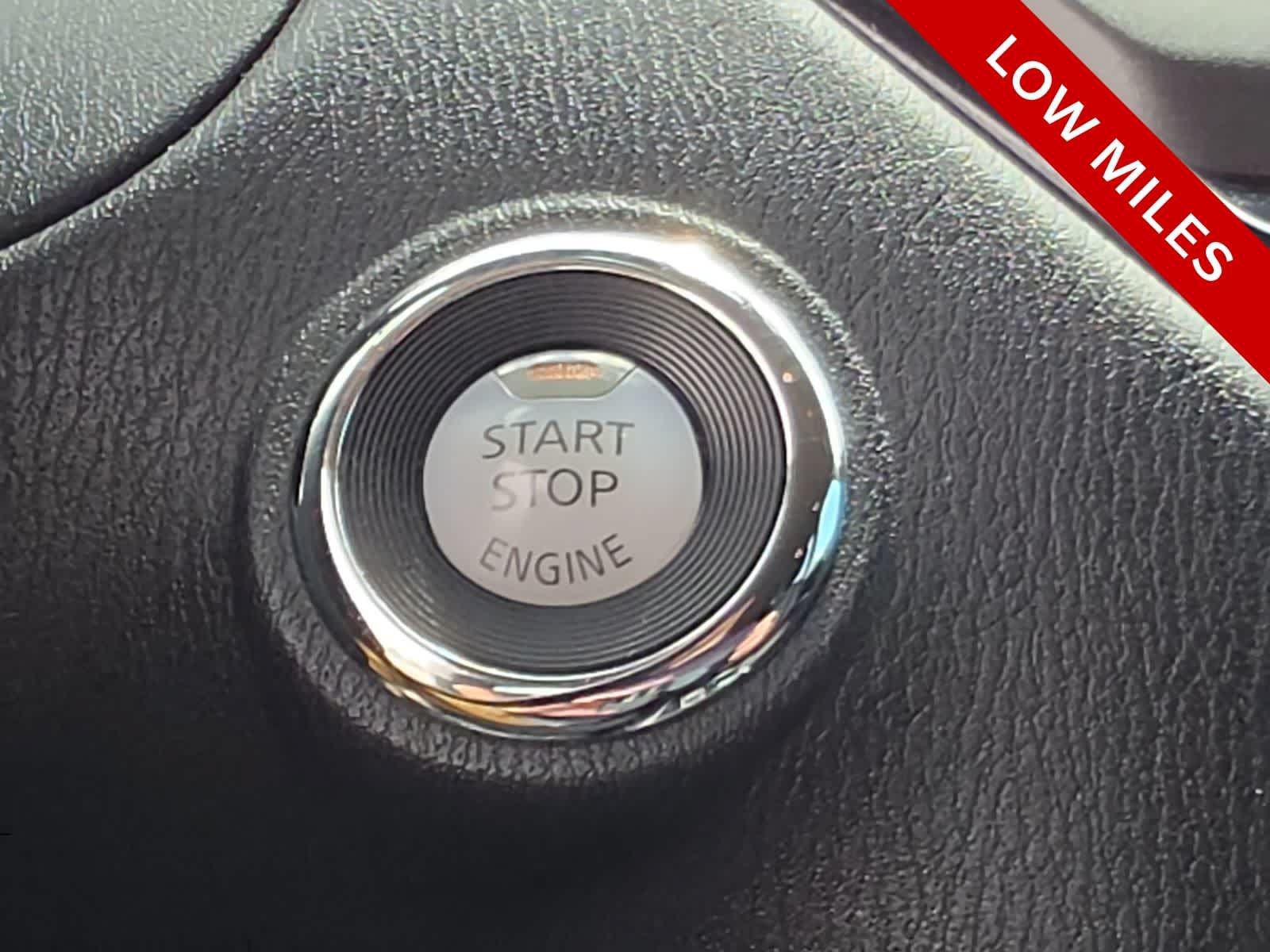 Used 2020 Nissan Pathfinder SV FWD image 24