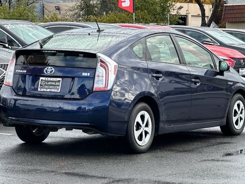 Used 2014 Toyota Prius Three image 4