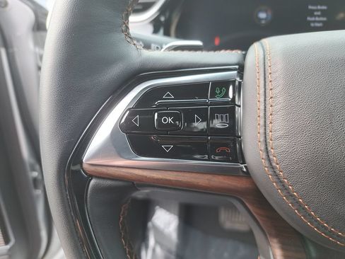 Certified 2022 Jeep Grand Cherokee Summit w/ Luxury Tech Group V AWD/4WD image 17