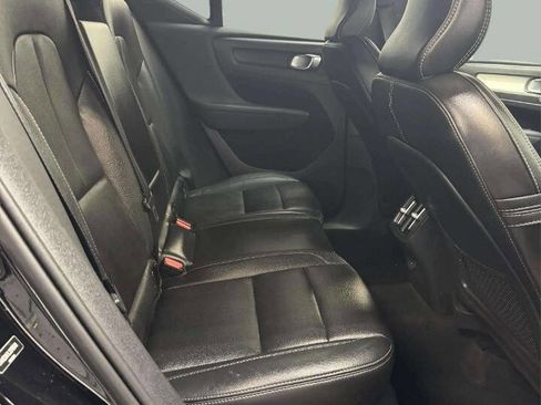 Used 2020 Volvo XC40 T5 Momentum w/ Protection Package image 8