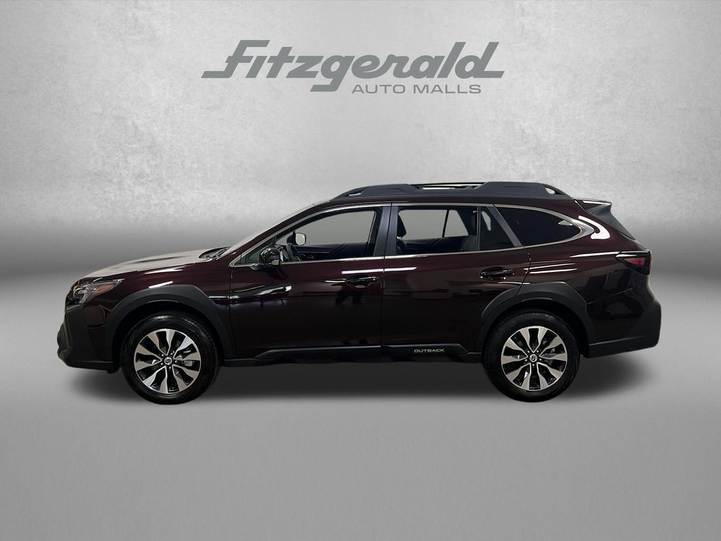 Used 2025 Subaru Outback Limited w/ Tech Package 3 AWD/4WD image 2
