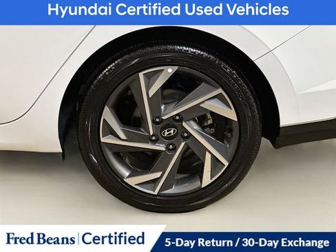 Certified 2025 Hyundai Elantra SEL FWD image 10
