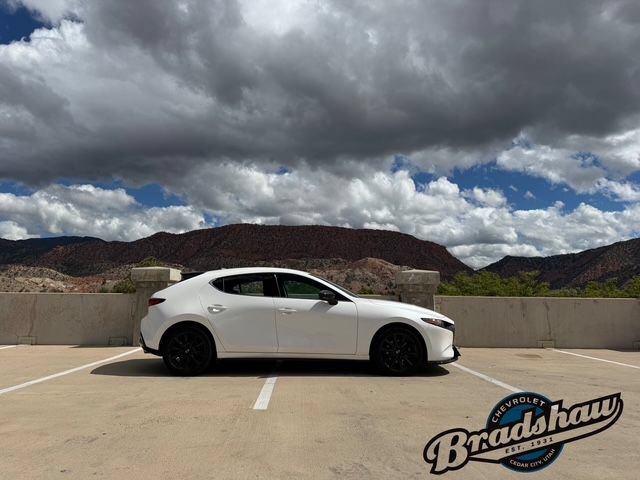 Used 2024 MAZDA MAZDA3 Hatchback w/Premium Plus Pkg AWD/4WD image 3