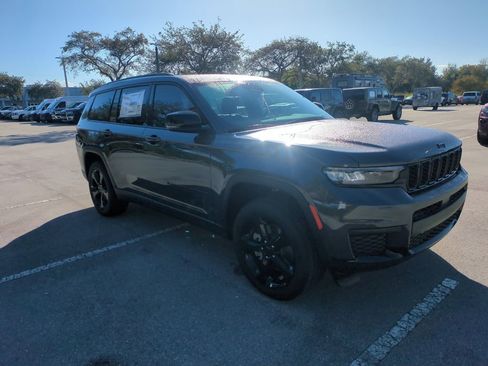 New 2025 Jeep Grand Cherokee L Altitude AWD/4WD image 2