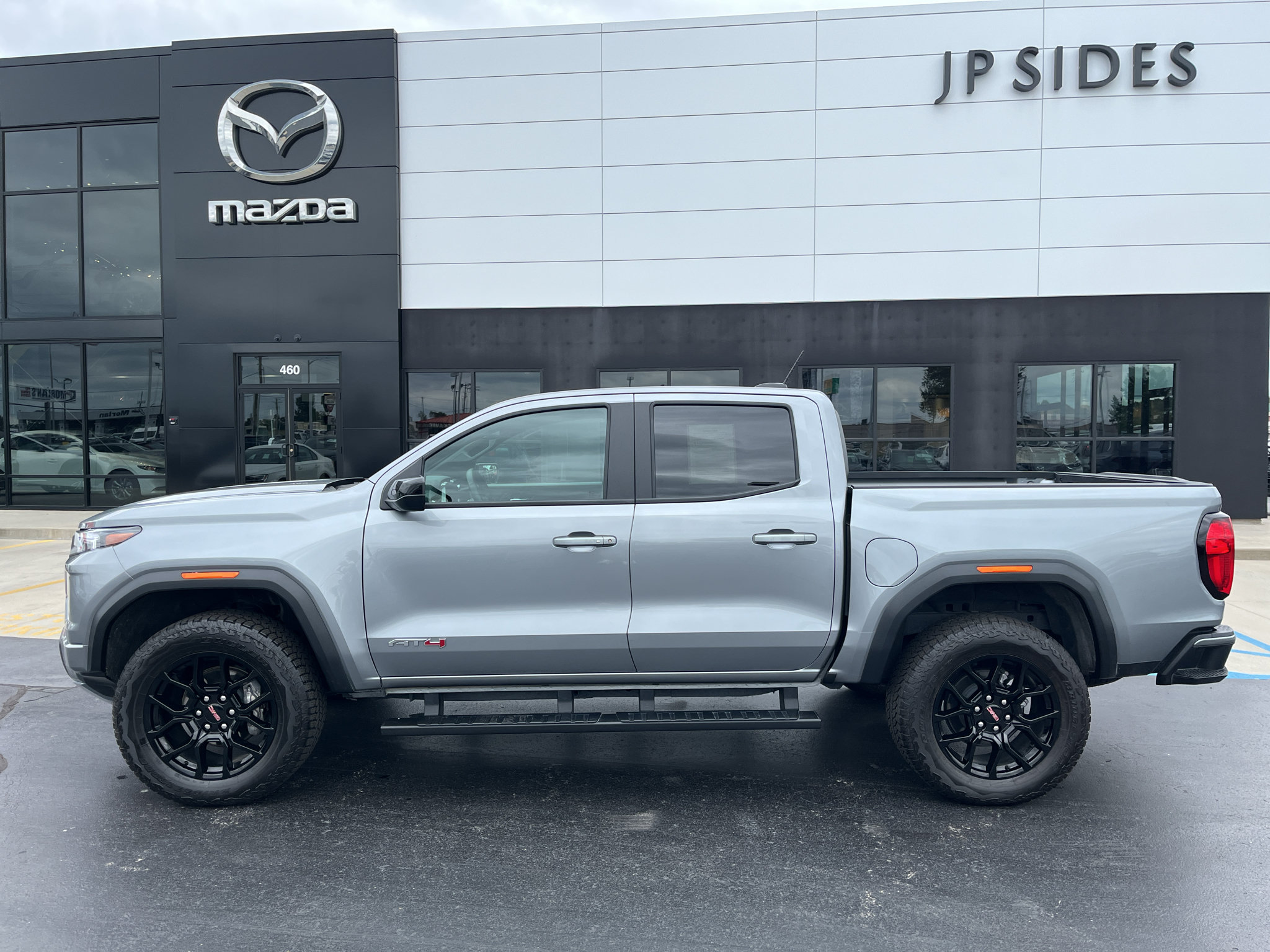 Used 2025 GMC Canyon AT4 AWD/4WD image 2