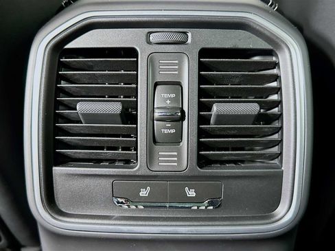 New 2026 Porsche Macan image 27