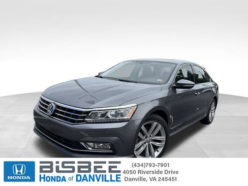 Used 2018 Volkswagen Passat 2.0T SE FWD image 1