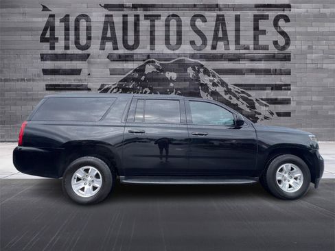 Used 2019 Chevrolet Suburban LT image 2