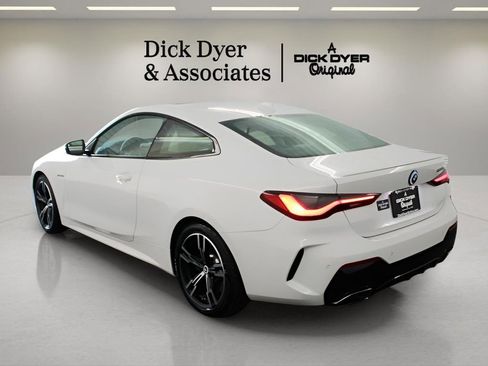 Used 2023 BMW M440i Coupe w/ Premium Package image 5