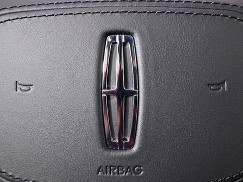 New 2026 Lincoln Nautilus Reserve AWD/4WD image 36