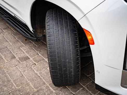 Used 2021 Cadillac Escalade ESV Premium Luxury image 56