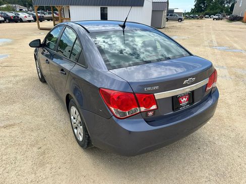 Used 2013 Chevrolet Cruze LS FWD image 8