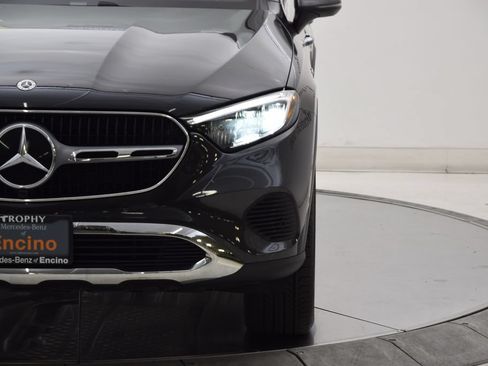 Used 2025 Mercedes-Benz GLC 350e 4MATIC image 10