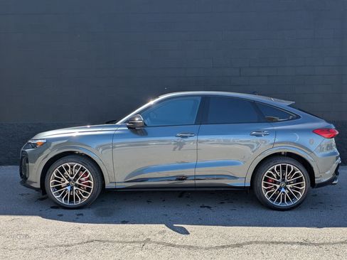 New 2026 Audi SQ5 Prestige AWD/4WD image 8
