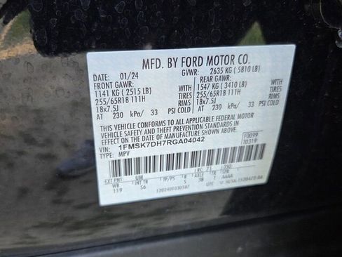 Used 2024 Ford Explorer XLT w/ Equipment Group 202A RWD image 7