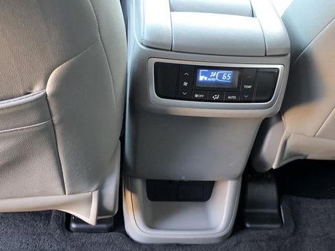 Used 2019 Toyota Highlander Plus image 10