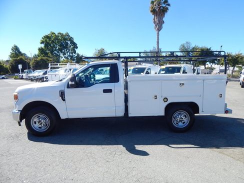 Used 2022 Ford F250 XL w/ Power Equipment Group RWD image 5