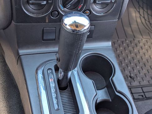 Used 2008 Ford Explorer Sport Trac Limited image 23