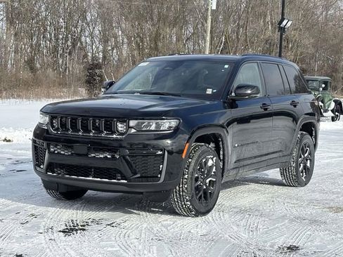 New 2026 Jeep Grand Cherokee Altitude AWD/4WD image 28