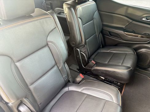 Used 2023 GMC Acadia AT4 AWD/4WD image 30