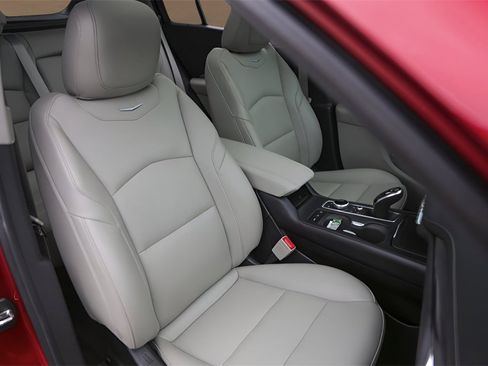 Used 2023 Cadillac XT4 Luxury w/ Driver Awareness Package image 31